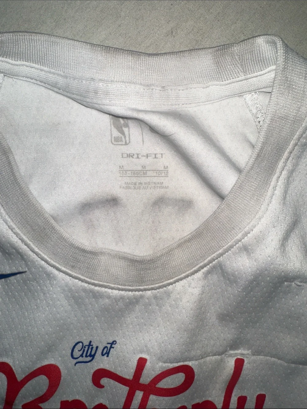 Mens Size M Nike White Basketball Jersey with Red Script & Blue Accents